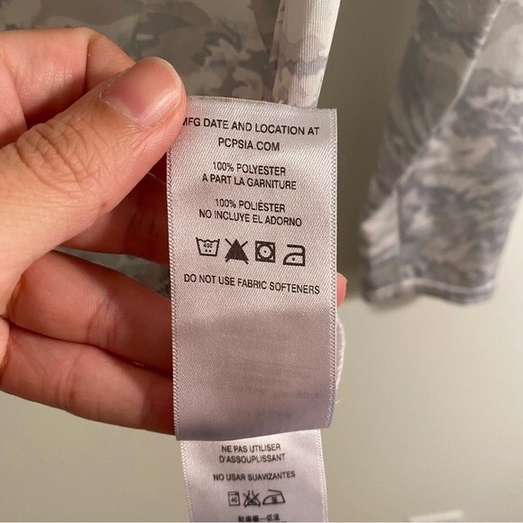 Patagonia T-Shirt Capilene Gray White Long Sleeve Base Layer Top Camouflage XS - Picture 6 of 8